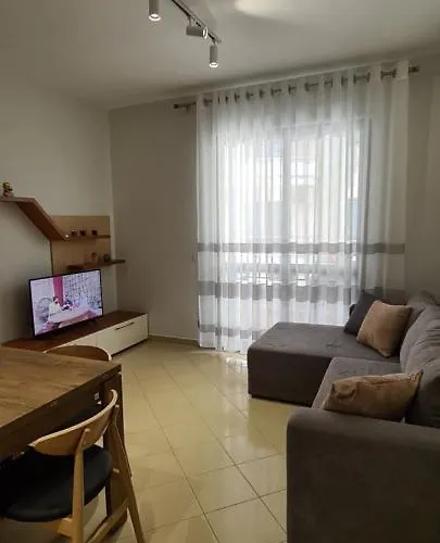 Family In 아파트 골렘